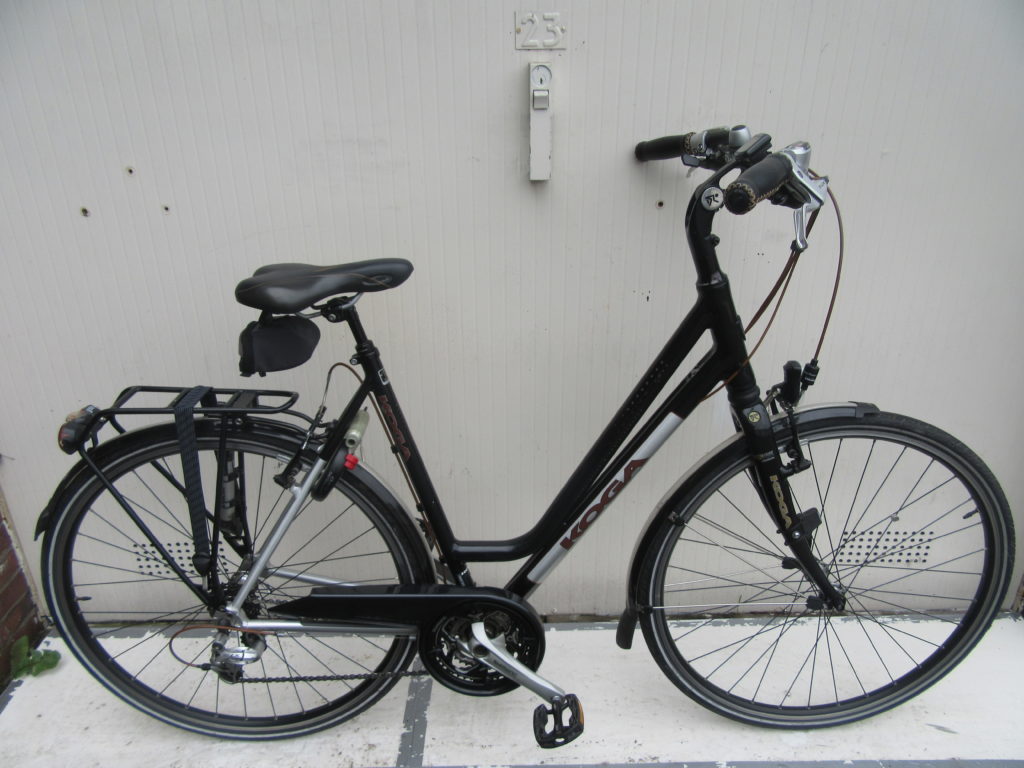 2c-2-DAMES PURE TOERFIETSEN, framemaat L ( 56 en meer ) voor lichaamslengte  vanaf +- 170 cm. – Jan Hoedje Haarlem